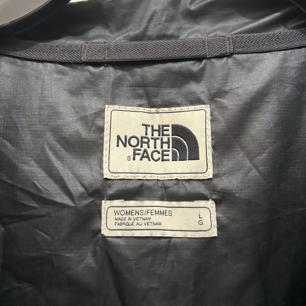 The North Face Women's Black, Pink & Burgundy Windbreaker Anorak - Picture 3 of 3